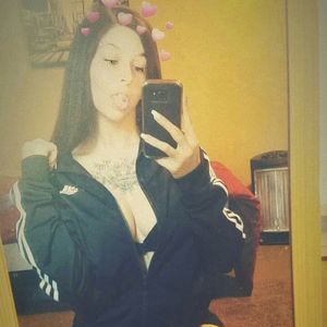 Meet your Posher, Kayla